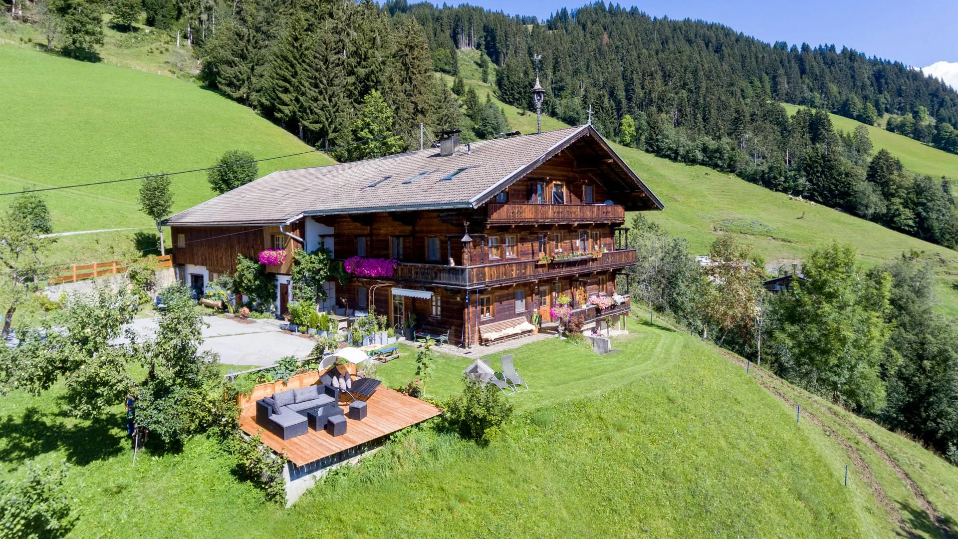 Troadstadl_Salvenberg_61_Westendorf_09_2020_Haus_aussen_Drohne_1